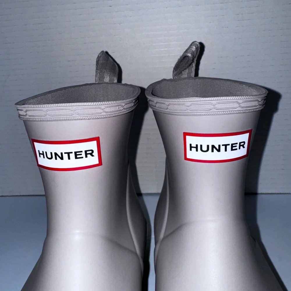 Hunter Play Short Grey Translucent Sole Rubber Rain Boots 6